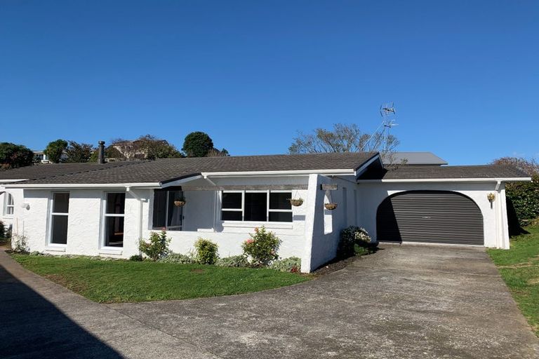 Photo of property in 31 Wesley Avenue, Frankleigh Park, New Plymouth, 4310
