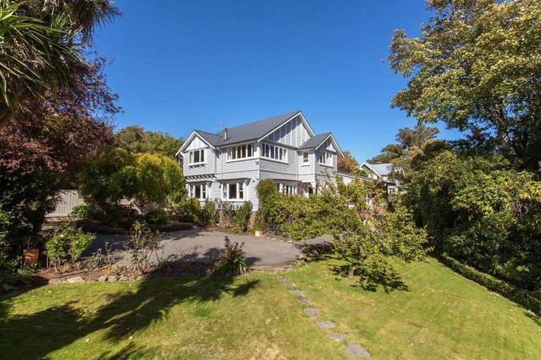 Photo of property in 56 Dyers Pass Road, Cashmere, Christchurch, 8022