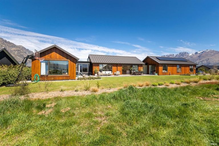 Photo of property in 8 Hovingham Court, Jacks Point, Queenstown, 9371