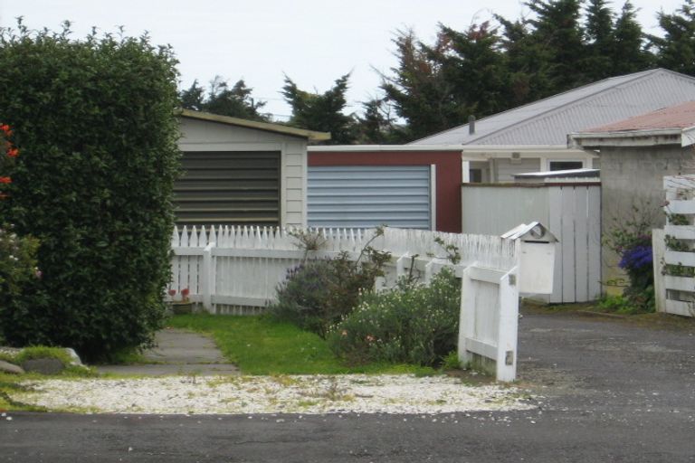 Photo of property in 2/162 Tukapa Street, Westown, New Plymouth, 4310