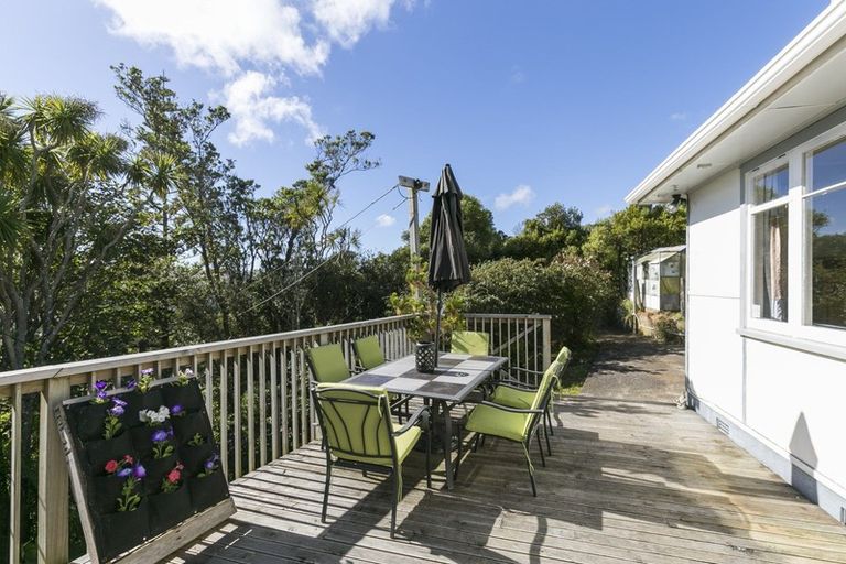 Photo of property in 142 Helston Road, Paparangi, Wellington, 6037