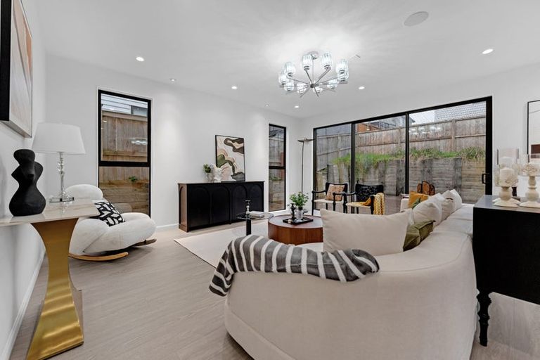 Photo of property in 12 Greenstead Close, Flat Bush, 2019