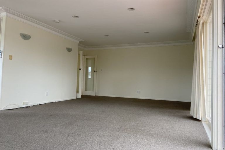 Photo of property in 1/2a Ascot Avenue, Narrow Neck, Auckland, 0624