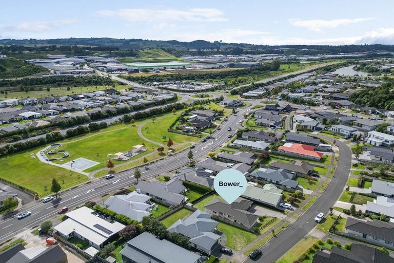 Photo of property in 14 Rochfort Crescent, Pyes Pa, Tauranga, 3112
