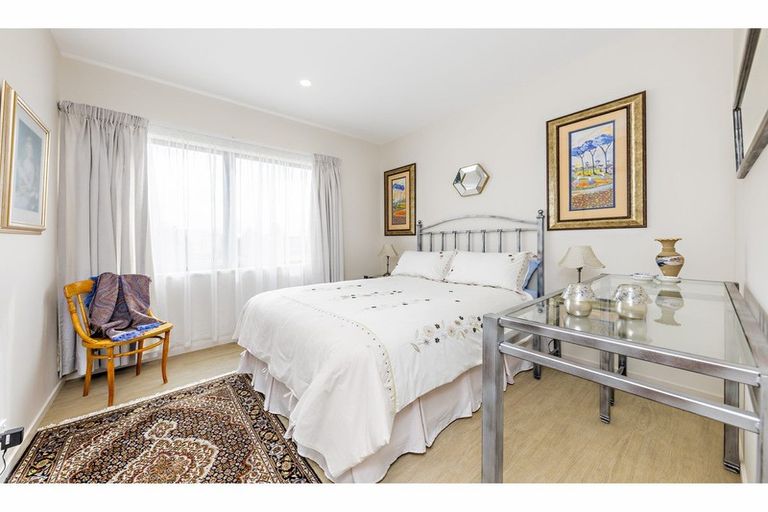 Photo of property in 2 Command Lane, Papakura, 2110