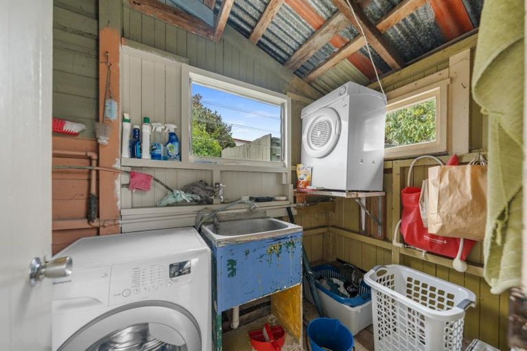 Photo of property in 41 Hutchinson Avenue, New Lynn, Auckland, 0600
