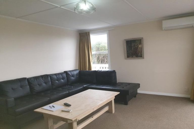 Photo of property in 2 Rakihau Place, Titahi Bay, Porirua, 5022