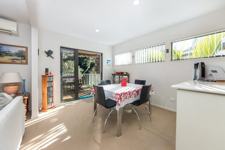 Photo of property in 2/12 Herons Way, Northcote, Auckland, 0627
