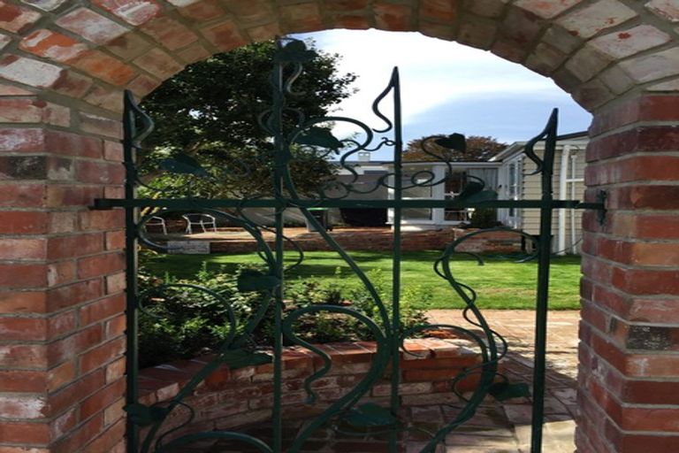 Photo of property in 1/4 Garden Road, Merivale, Christchurch, 8014