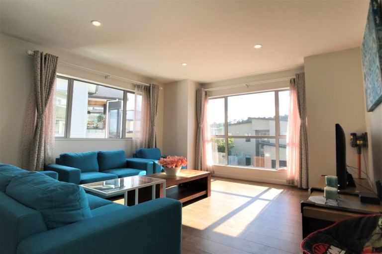 Photo of property in 53 Golden Morning Drive, Albany Heights, Auckland, 0632