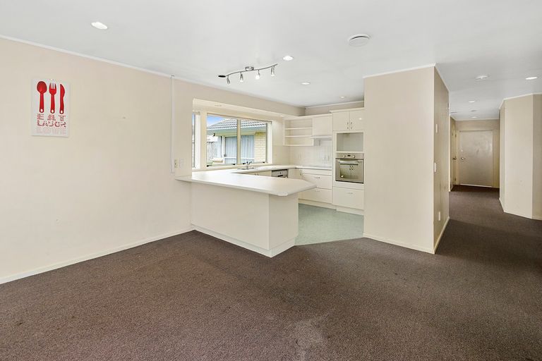 Photo of property in 3 Gairloch Place, Wattle Downs, Auckland, 2103