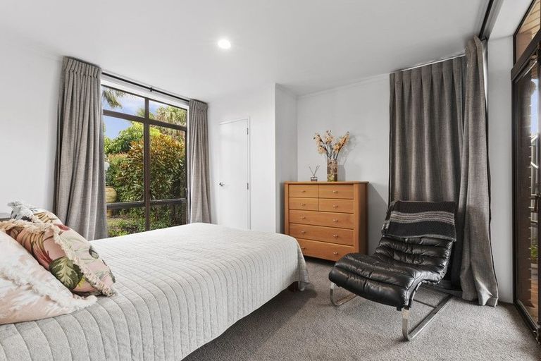 Photo of property in 3/56 Milford Road, Milford, Auckland, 0620