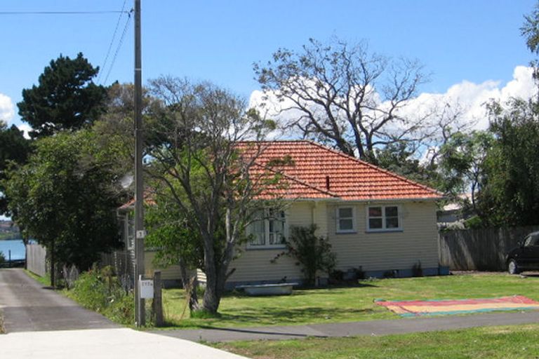 Photo of property in 212 Riverside Avenue, Point England, Auckland, 1072