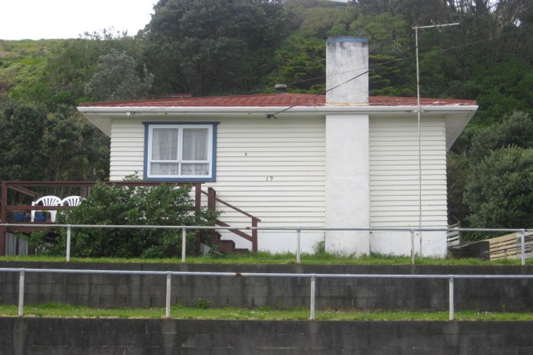 Photo of property in 19 Simons Street, Moturoa, New Plymouth, 4310