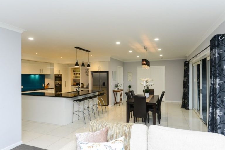 Photo of property in 14 Percy Berry Place, Havelock North, 4130