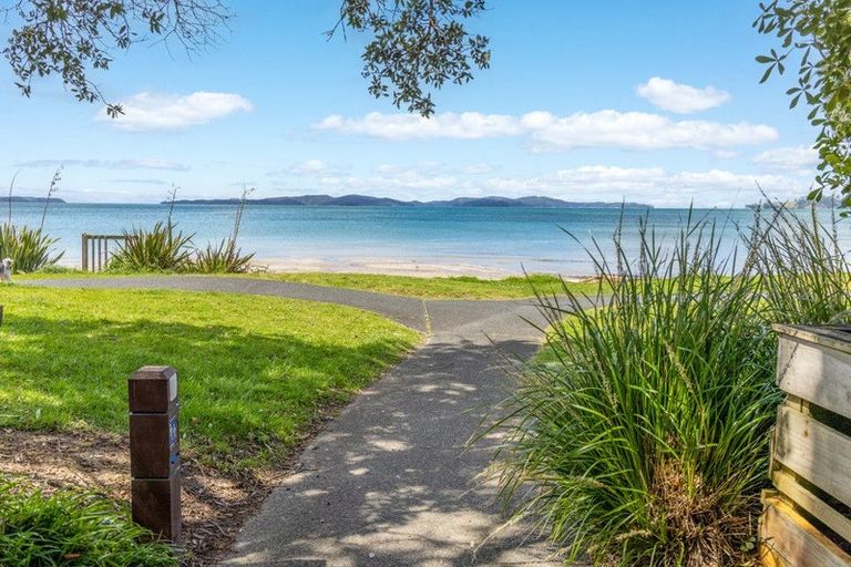 Photo of property in 9 Sunlight Promenade, Snells Beach, 0920