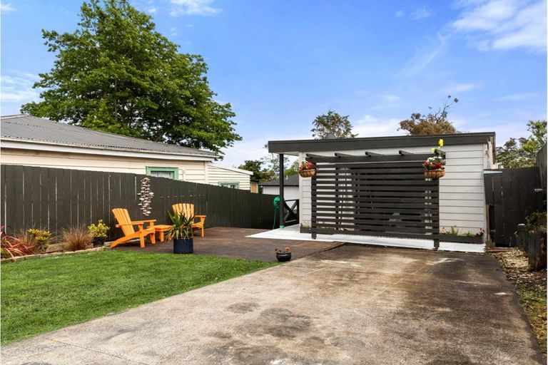 Photo of property in 3a Wattle Road, Sunnyvale, Auckland, 0612