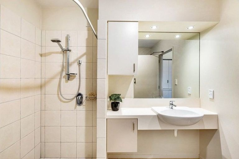 Photo of property in 12 Shortland Place, Havelock North, 4130