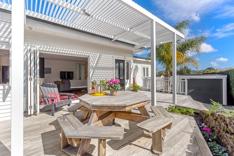 Photo of property in 14 Waimana Avenue, Northcote Point, Auckland, 0627