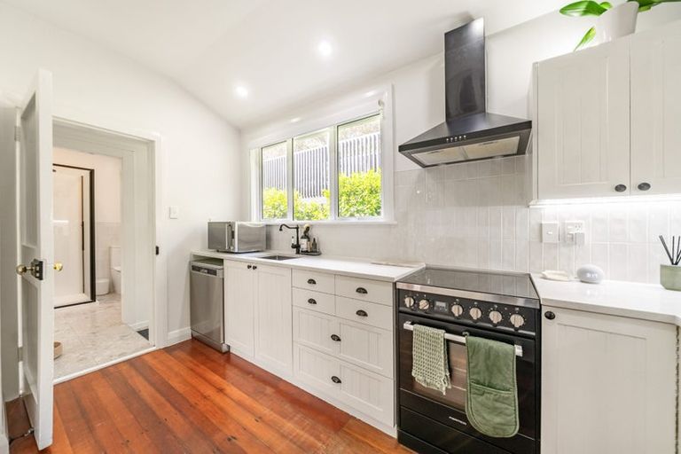 Photo of property in 147 Severn Street, Island Bay, Wellington, 6023