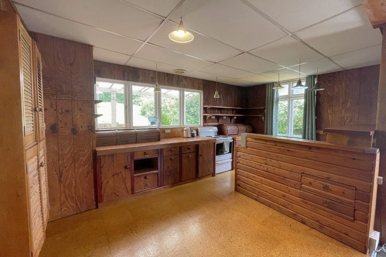 Photo of property in 82 Hazelhurst Pass, Caversham, Dunedin, 9012