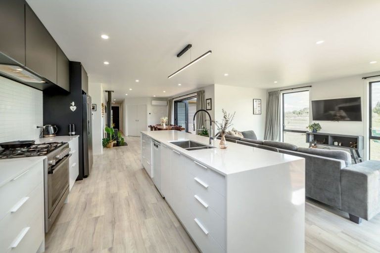 Photo of property in 64 Matapihi Road, Te Ore Ore, Masterton, 5886