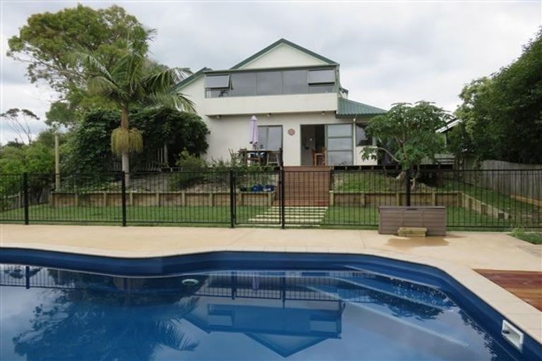 Photo of property in 163b Colwill Road, Massey, Auckland, 0614