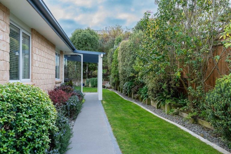 Photo of property in 35 Masefield Terrace, Kelvin Grove, Palmerston North, 4414