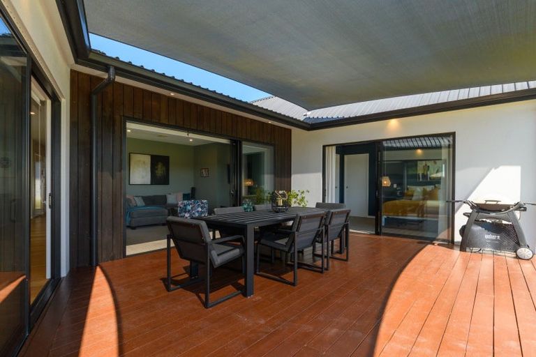 Photo of property in 95 Awataha Crescent, Pyes Pa, Tauranga, 3110
