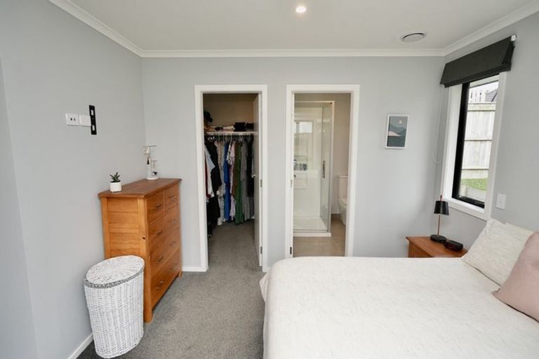 Photo of property in 202 Pacific Drive, Fitzherbert, Palmerston North, 4410