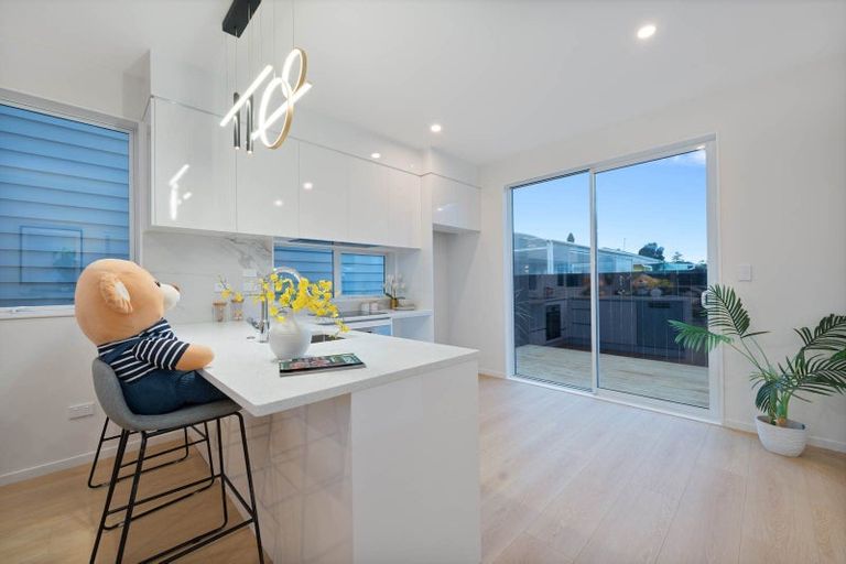 Photo of property in 80b Matipo Road, Te Atatu Peninsula, Auckland, 0610