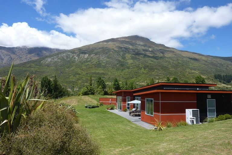 Photo of property in 7 Widgeon Place, Lake Hayes, Queenstown, 9304