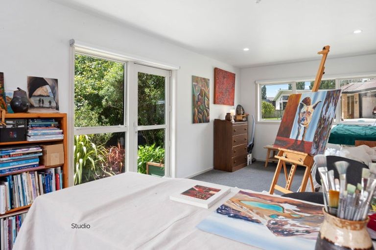 Photo of property in 98 Kinloch Road, Kinloch, Taupo, 3377