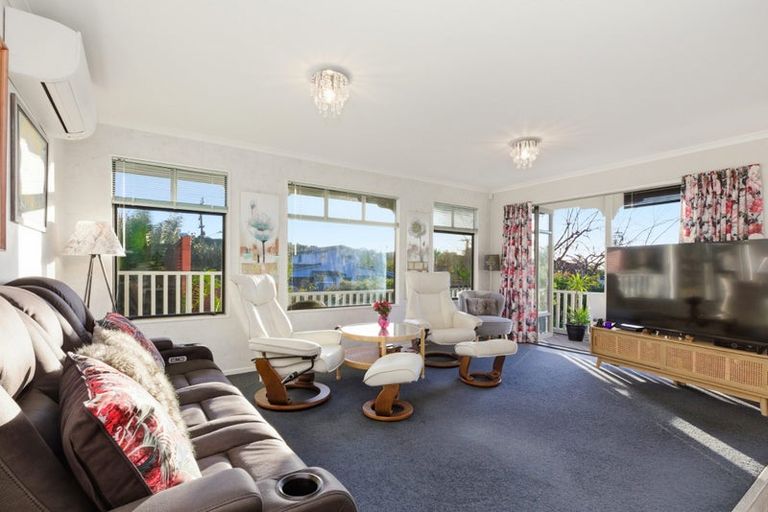 Photo of property in 2 Thornlea Drive, Welcome Bay, Tauranga, 3112
