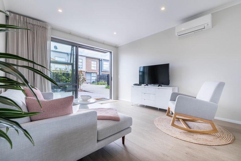 Photo of property in 14 Oioi Road, Hobsonville, Auckland, 0616