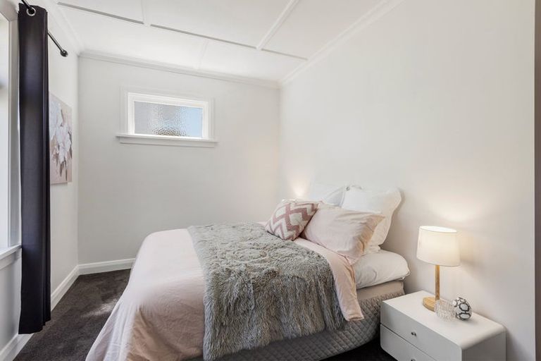 Photo of property in 56 Eden Street, Island Bay, Wellington, 6023