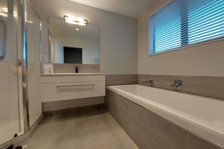 Photo of property in 74 Madison Terrace, Silverdale, 0932