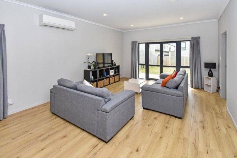 Photo of property in 16 Kuparu Street, Weymouth, Auckland, 2103