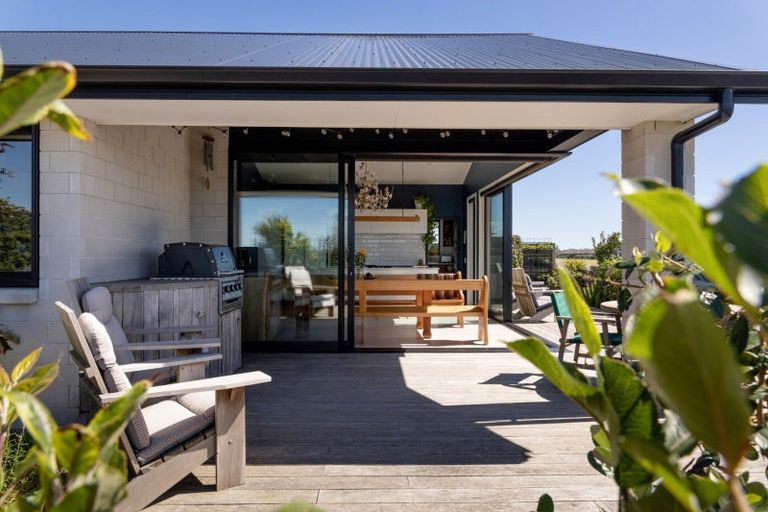 Photo of property in 73 Harding Drive, Papamoa Beach, Papamoa, 3118