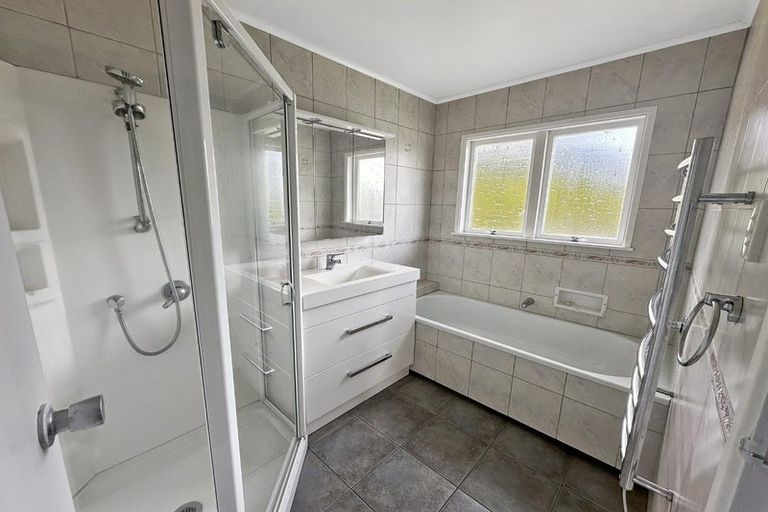 Photo of property in 5 Spedding Road, Whenuapai, Auckland, 0618