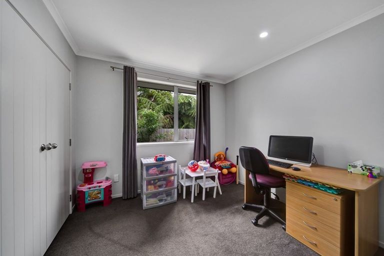 Photo of property in 8 Garrett Drive, Whalers Gate, New Plymouth, 4310