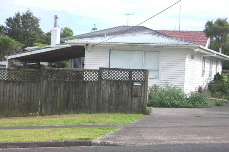 Photo of property in 2/27 Neal Avenue, Glenfield, Auckland, 0629