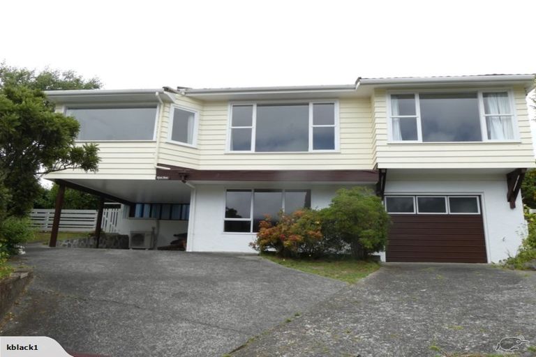 Photo of property in 37 Pembroke Street, Tawa, Wellington, 5028