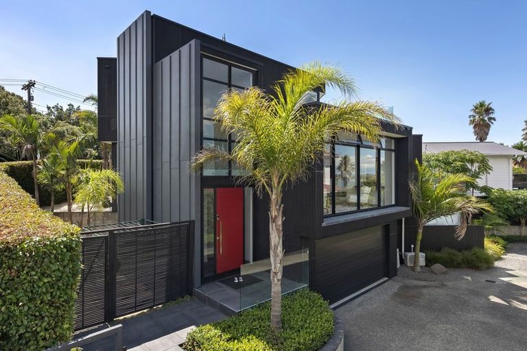 Photo of property in 1 California Place, Wai O Taiki Bay, Auckland, 1072
