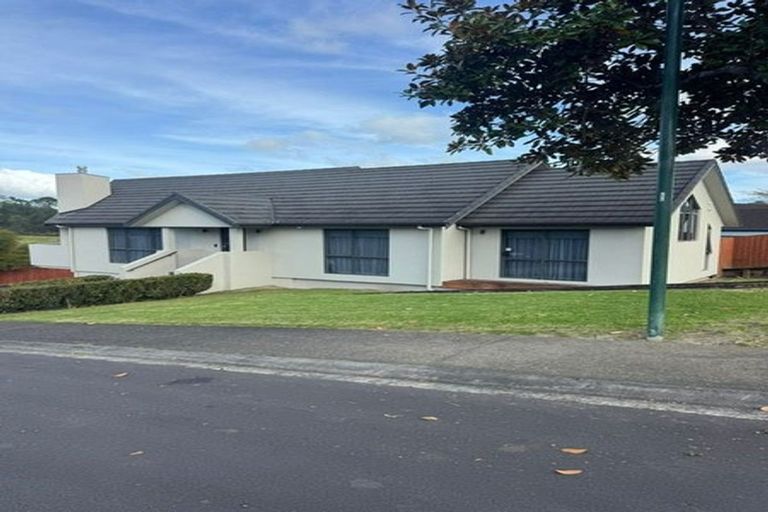 Photo of property in 80 View Ridge Drive, Ranui, Auckland, 0612
