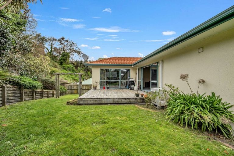 Photo of property in 30 Capricorn Place, Kawaha Point, Rotorua, 3010