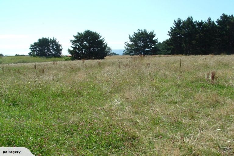 Photo of property in 15 Rawinia Place, Te Kaha, 3199