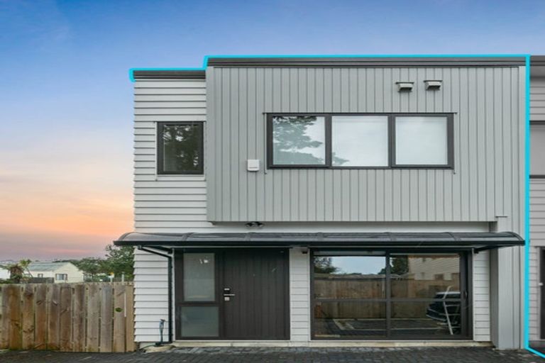 Photo of property in 2f Cadiz Place, Red Hill, Papakura, 2110