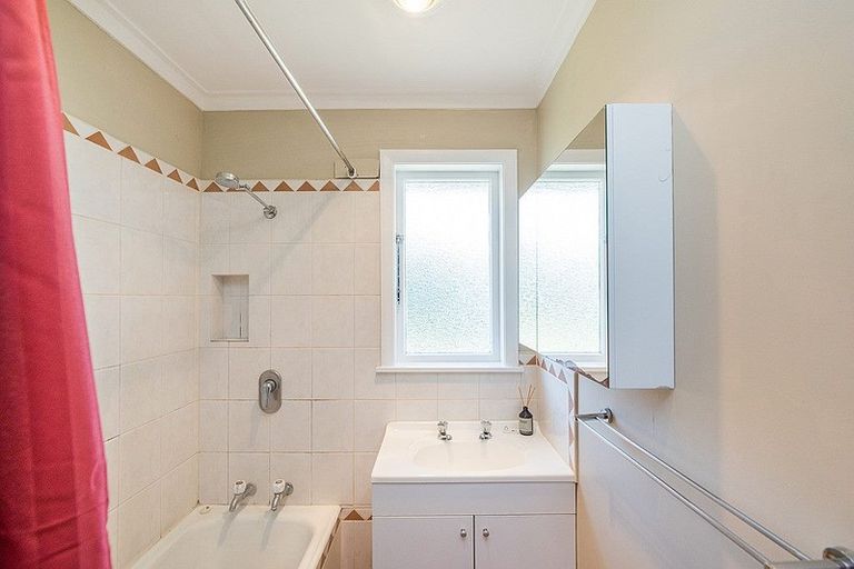 Photo of property in 20 Milton Street, Roslyn, Palmerston North, 4414