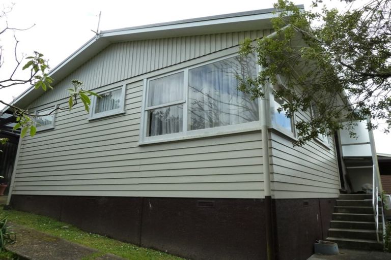 Photo of property in 2/25 Nutsey Avenue, Northcote, Auckland, 0627